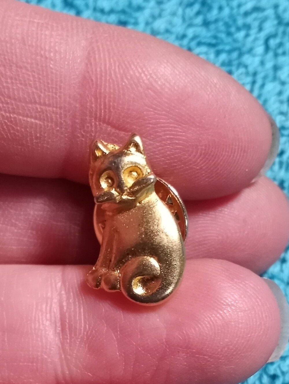 Gold Cat Pin - Cute Cat Lapel Pin for Cat Lovers
